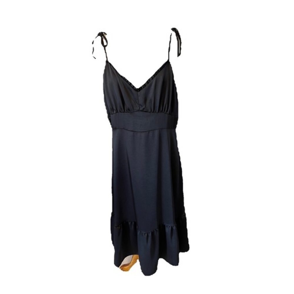 Slip dress and Flare MIDI Dress XL. Black in color.‎ NWT. J4.
